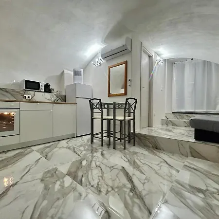 Apartman Cave House *